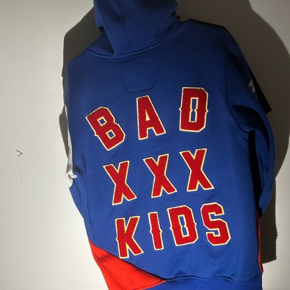 In good condition no holes and not stretched out. - Picture 8 of 10